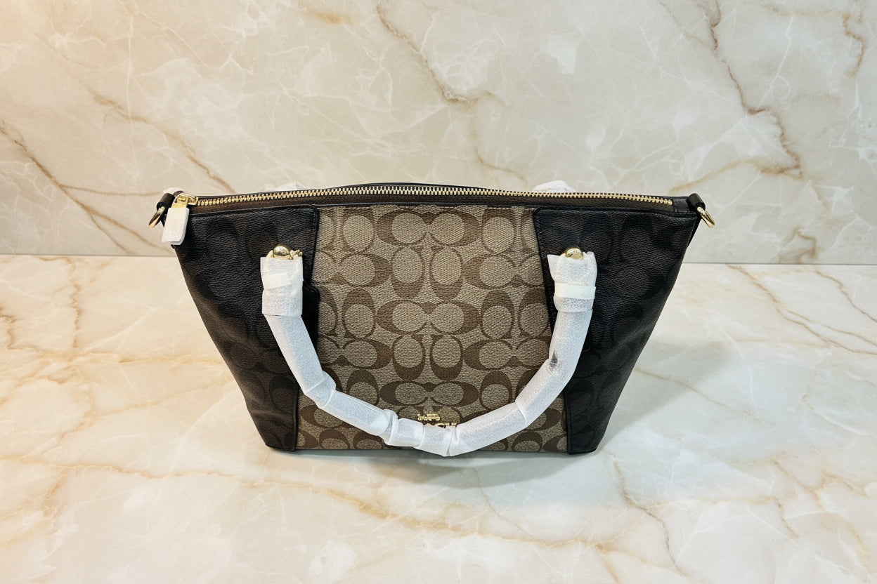 حقيبة كوتش الصغيرة كيسي بألوان متعددة مميزة