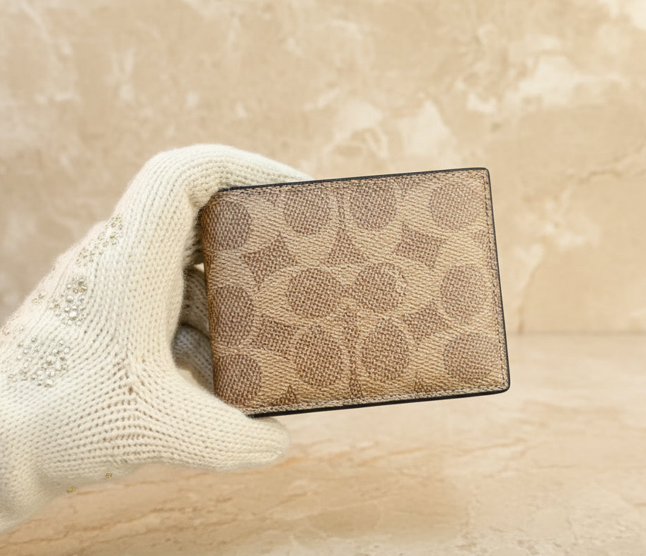 COACH MEN’S WALLET - FROM BOUTIQUE STORE