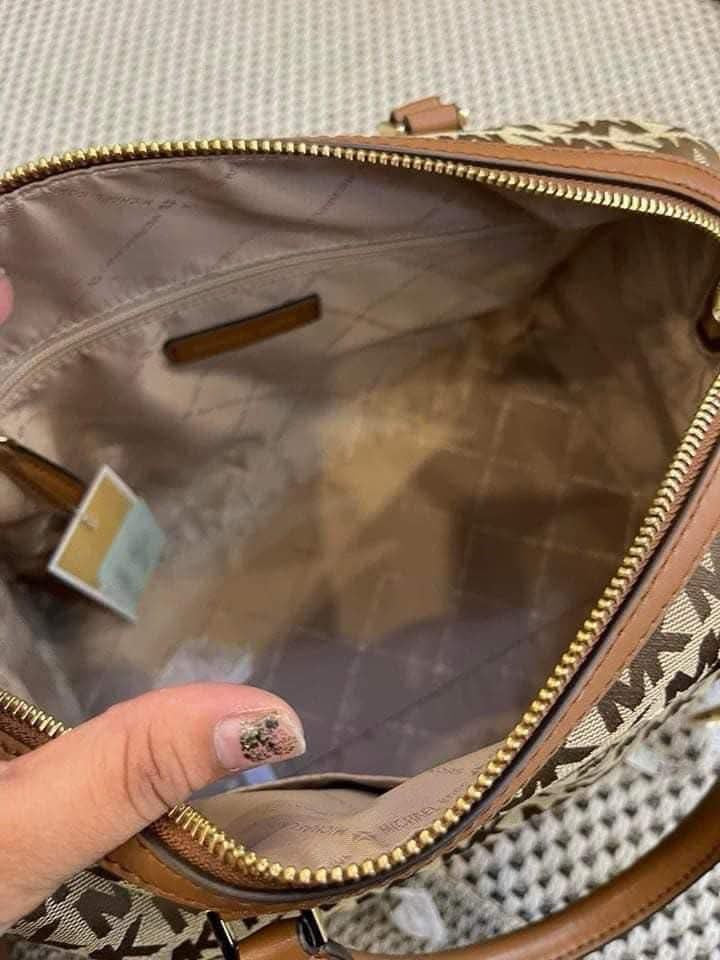 BUNDLE ‼️ MICHAEL KORS BEDFORD DUFFLE LARGE IN SIGNATURE JACQUARD & MEDIUM BIFOLD CORNER ZIP WALLETS