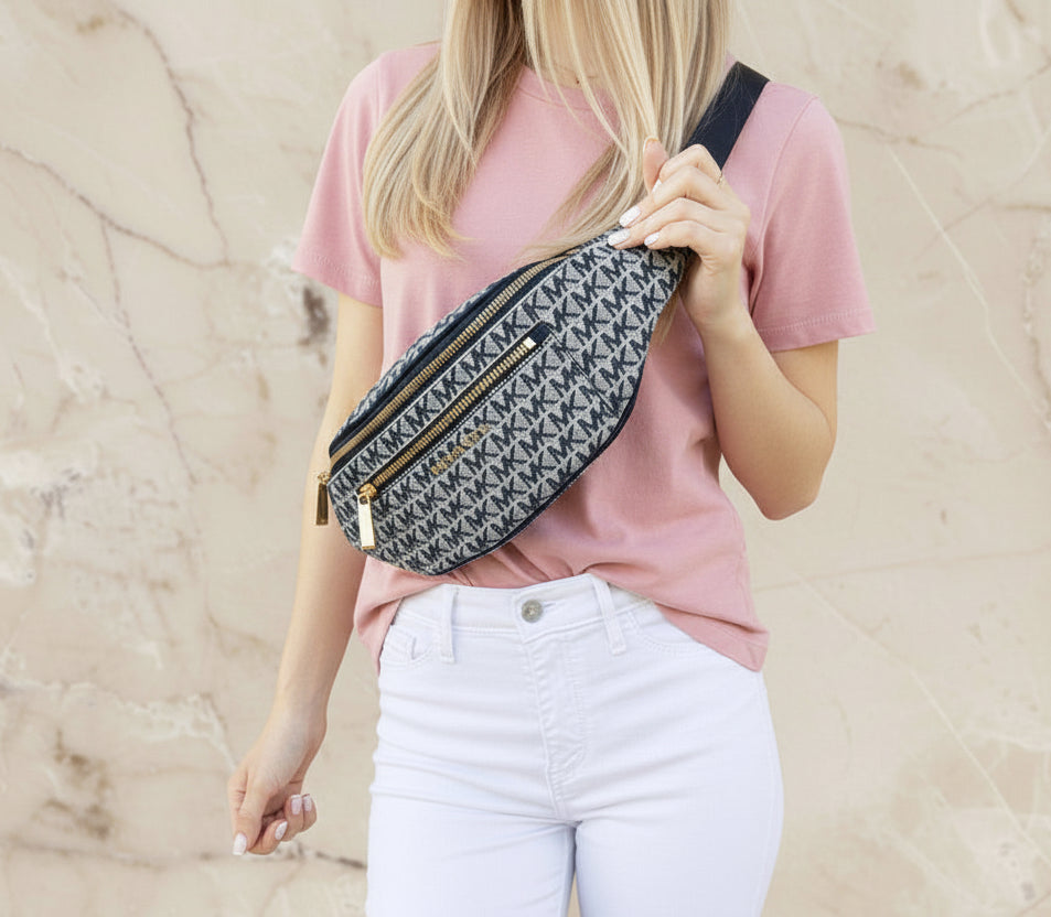MICHAEL KORS MOTT JACQUARD SIGNATURE WAISTPACK/BELTBAG - NAVY BLUE