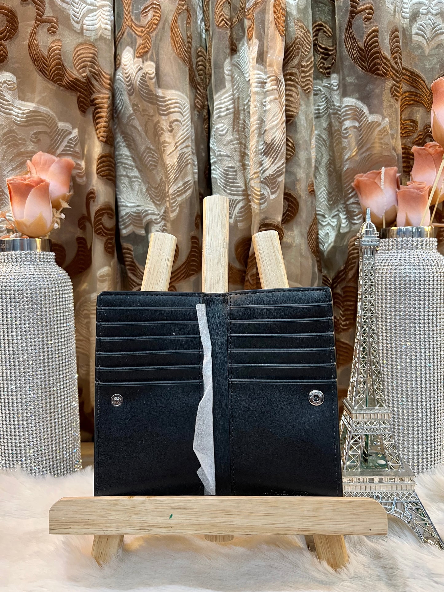 حقيبة مايكل كورس متوسطة الحجم رفيعة قابلة للطي