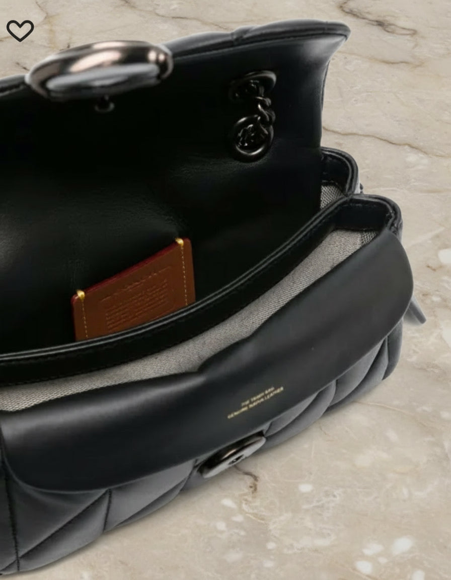 حقيبة كوتش مبطنة بنقشة تابي 20 - جلد نابا - أسود