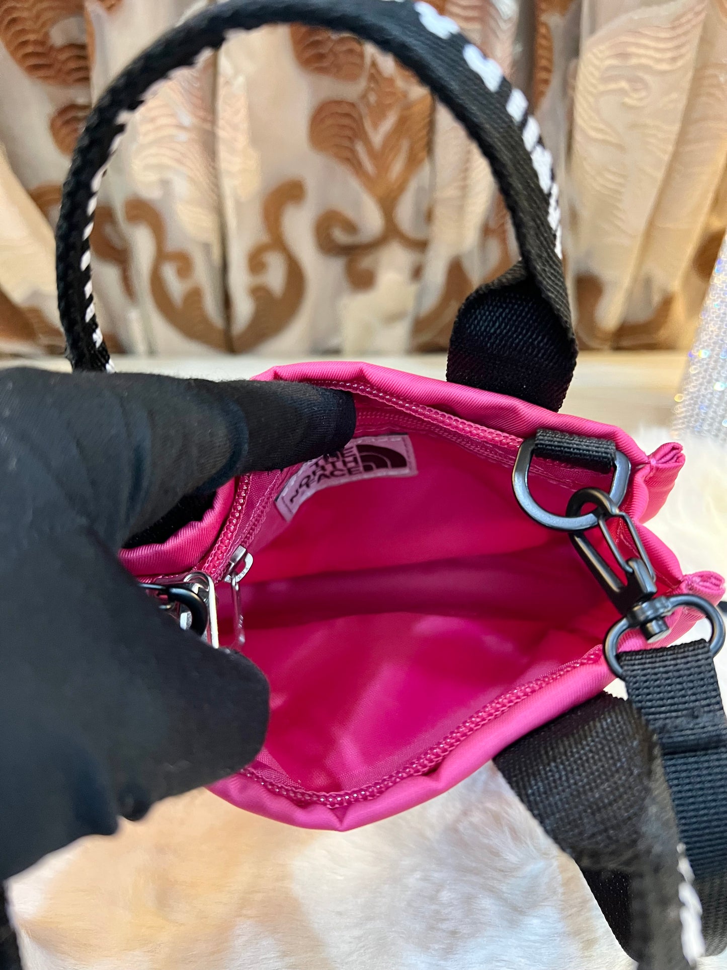 حقيبة صغيرة من نورث فيس