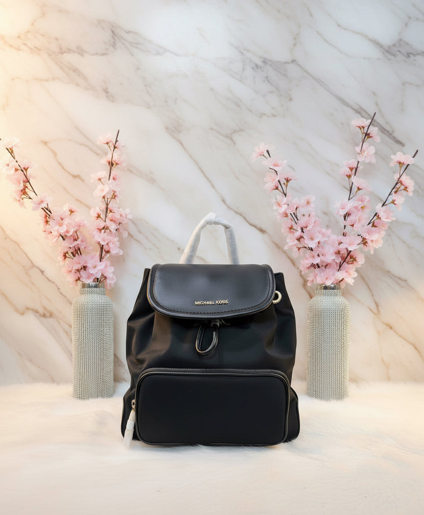 حقيبة ظهر صغيرة من مايكل كورس، مصنوعة من النايلون - أسود