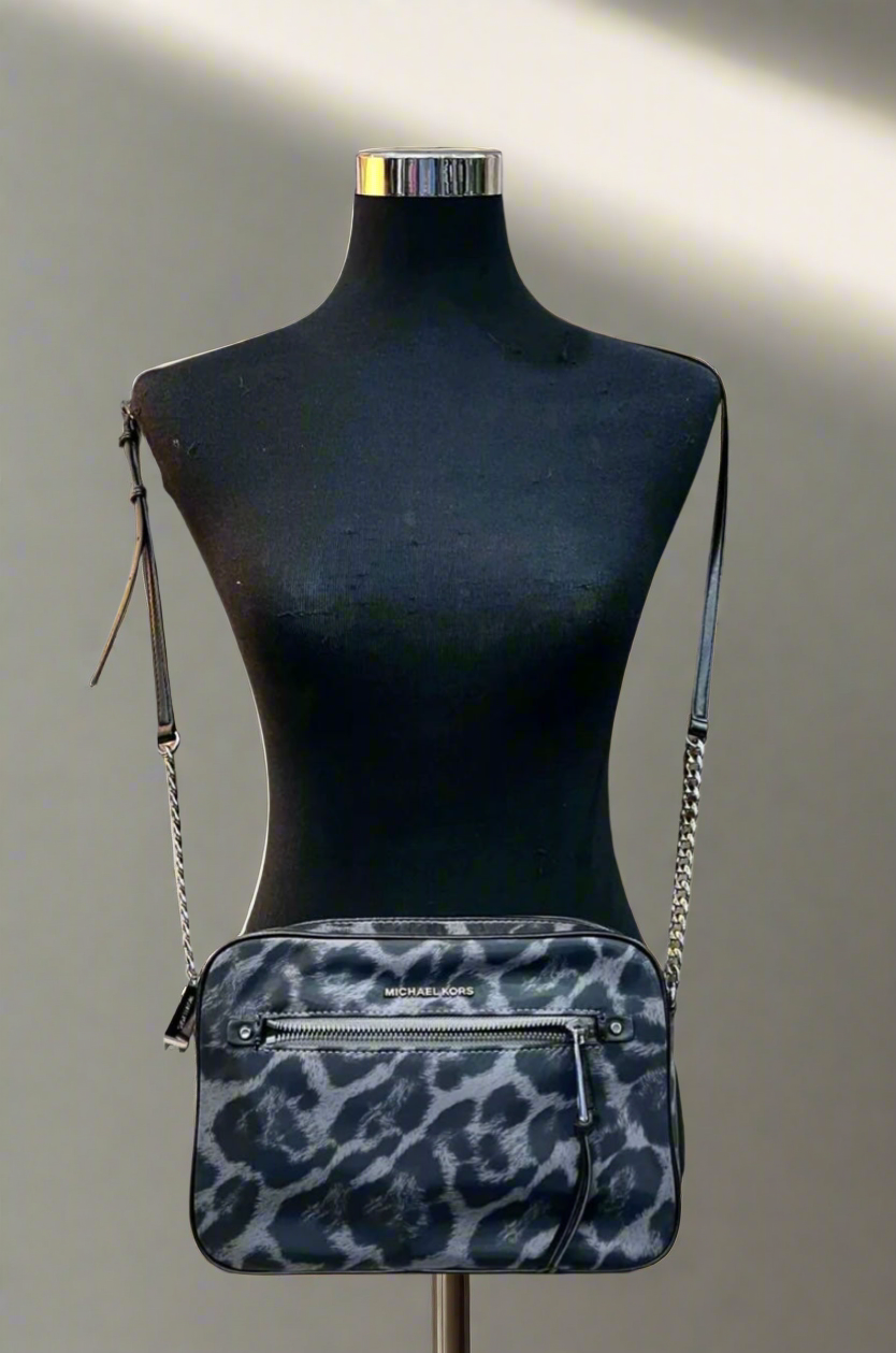 MICHAEL KORS EW JET SET NYLON CHAIN CROSSBODY - BLACK/GREY GUN METAL