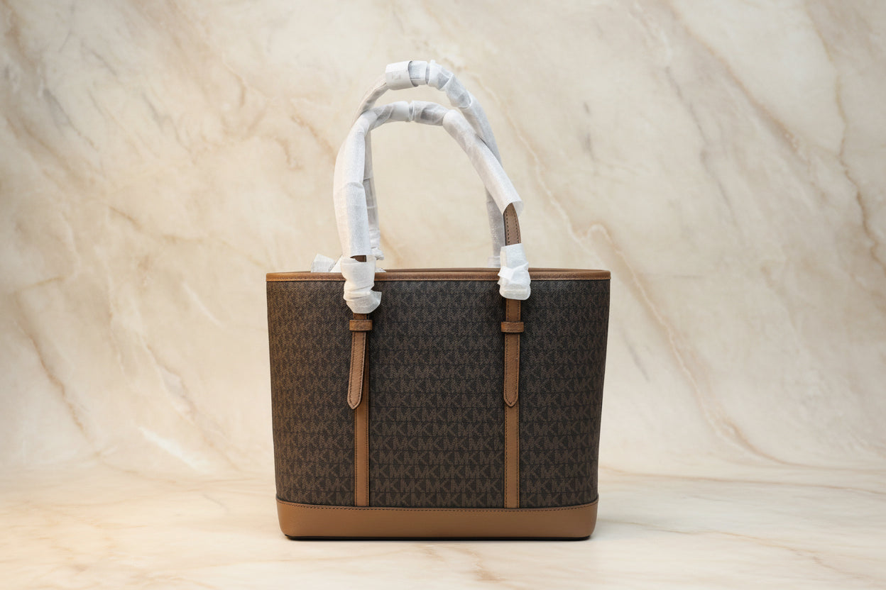 MICHAEL KORS JET SET TRAVEL ZIP TOTE IN SIGNATURE LOGO BROWN - MEDIUM