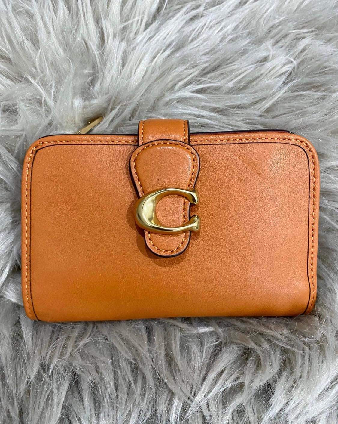 تخفيضات هائلة ‼️‼️ حقيبة كوتش متوسطة الحجم قابلة للطي بسحاب في الزاوية (من متجر بوتيك) بها طية - بدون بطاقة السعر