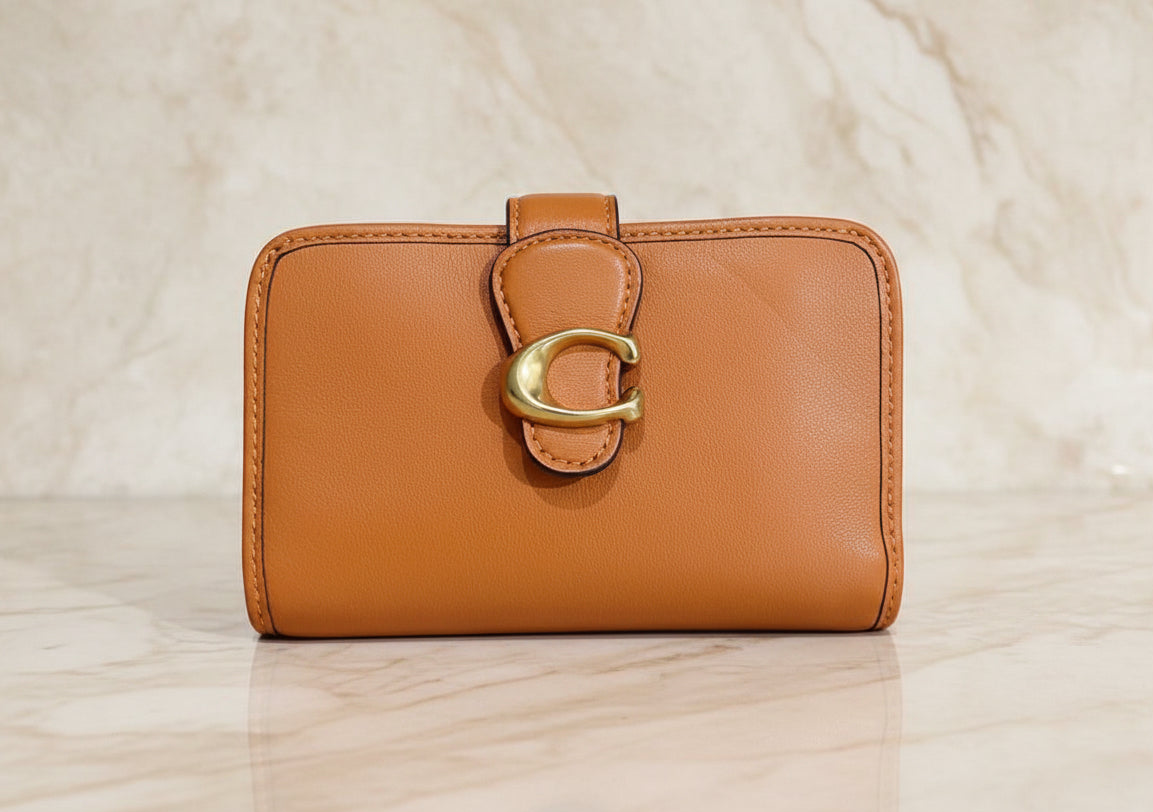 SALE ‼️‼️COACH TABBY MEDIUM BIFOLD CORNER ZIP COIN ( FROM BOUTIQUE STORE ) WITH CREASE -