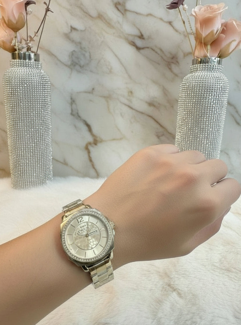 ساعة كوتش بوي فريند ذهبية من الفولاذ المقاوم للصدأ