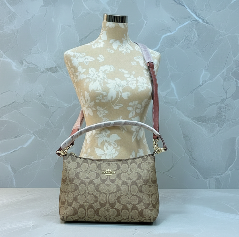 طقم كوتش لويس: حقيبة كتف/حقيبة كروس بودي ومحفظة معصم بسحاب من قماش الكانفاس المميز ببطانة من الطين المعدني