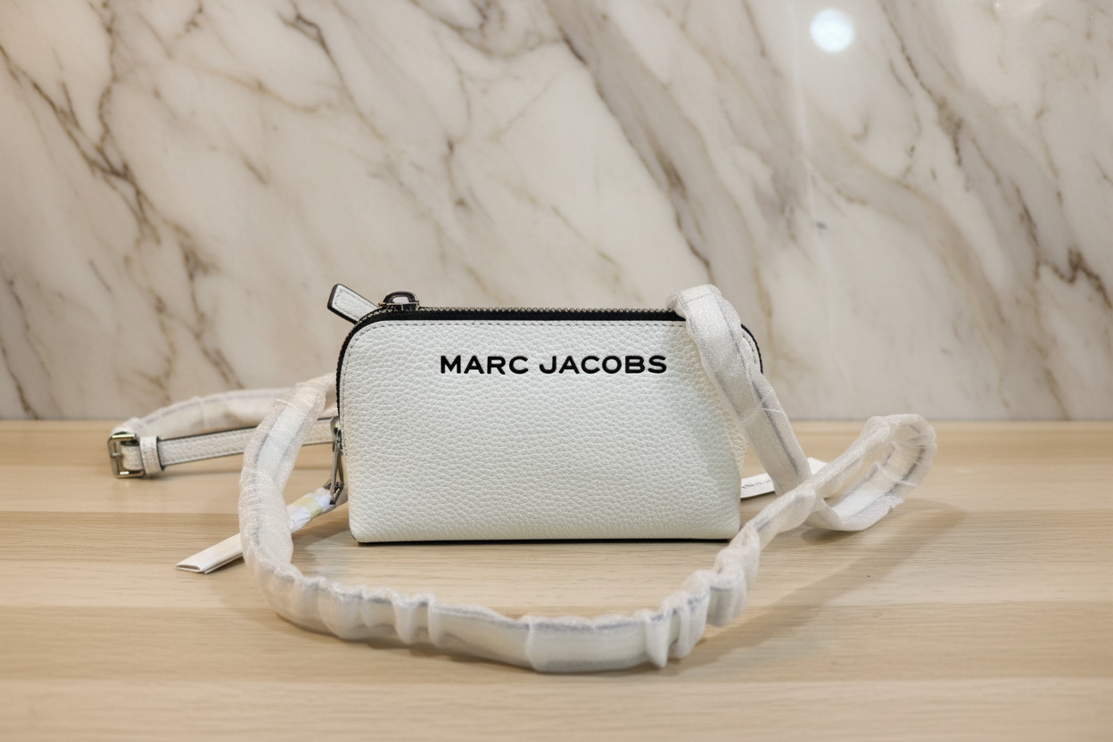 MARC JACOBS GRIND WHITE COTTON PEBBLE LEATHER MINI CROSSBODY/POUCH