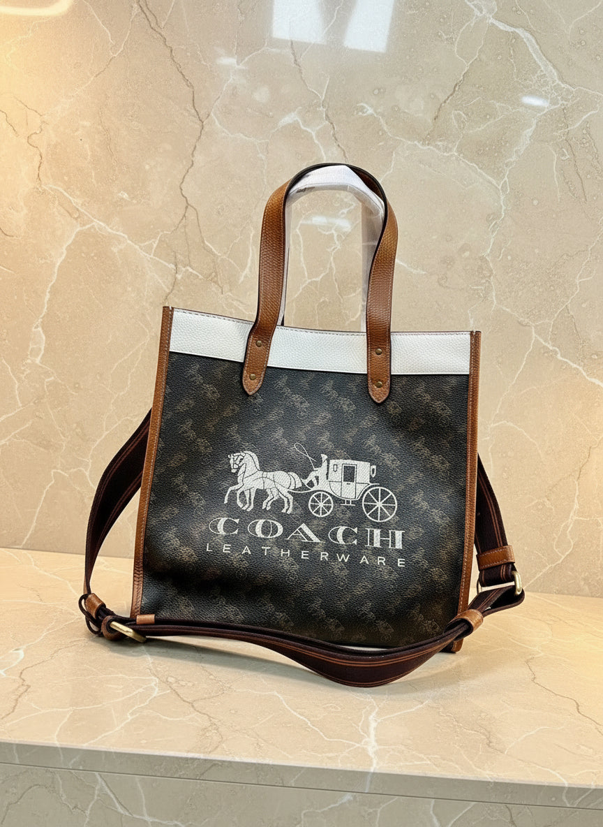 حقيبة تسوق من كوتش فيلد مزينة بطبعة حصان وعربة