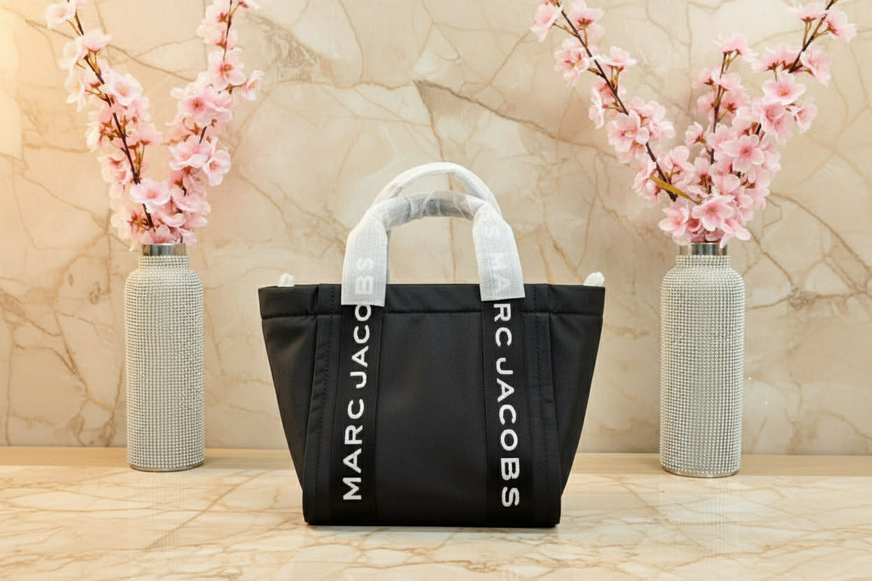 MARC JACOBS SMALL NYLON ZIP TOTE