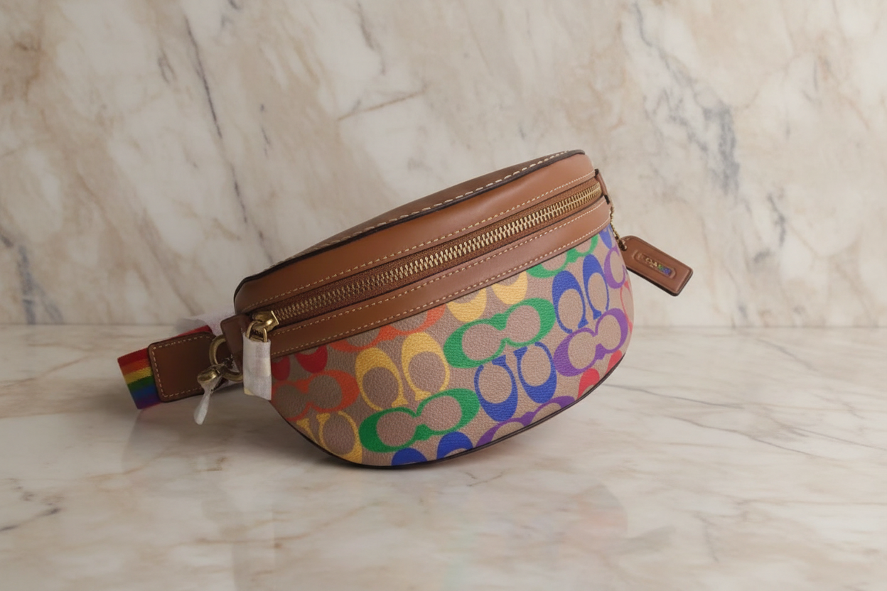 COACH BETHANY WAISTPACK/BELTBAG/BODYBAG - IN RAINBOW SIGNATURE - MISSING PRICE TAG