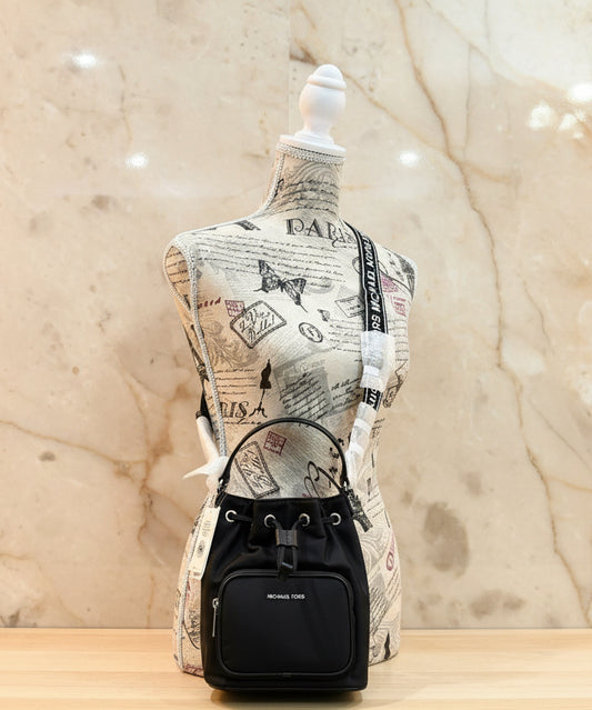 دلو مايكل كورس كاي - صغير