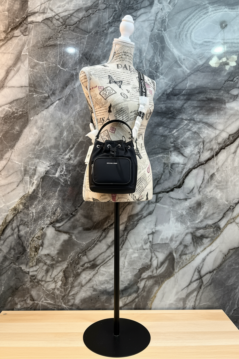 دلو مايكل كورس كاي - صغير