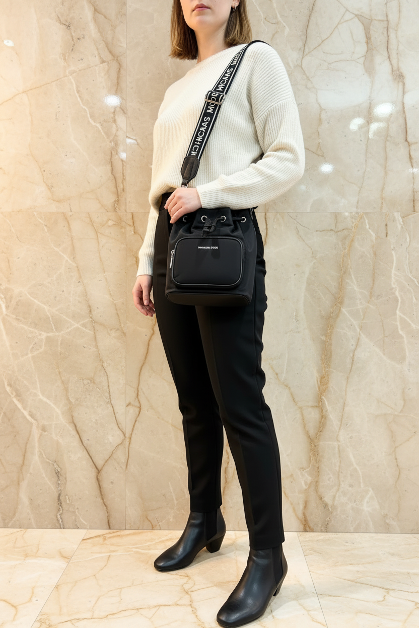 دلو مايكل كورس كاي - صغير