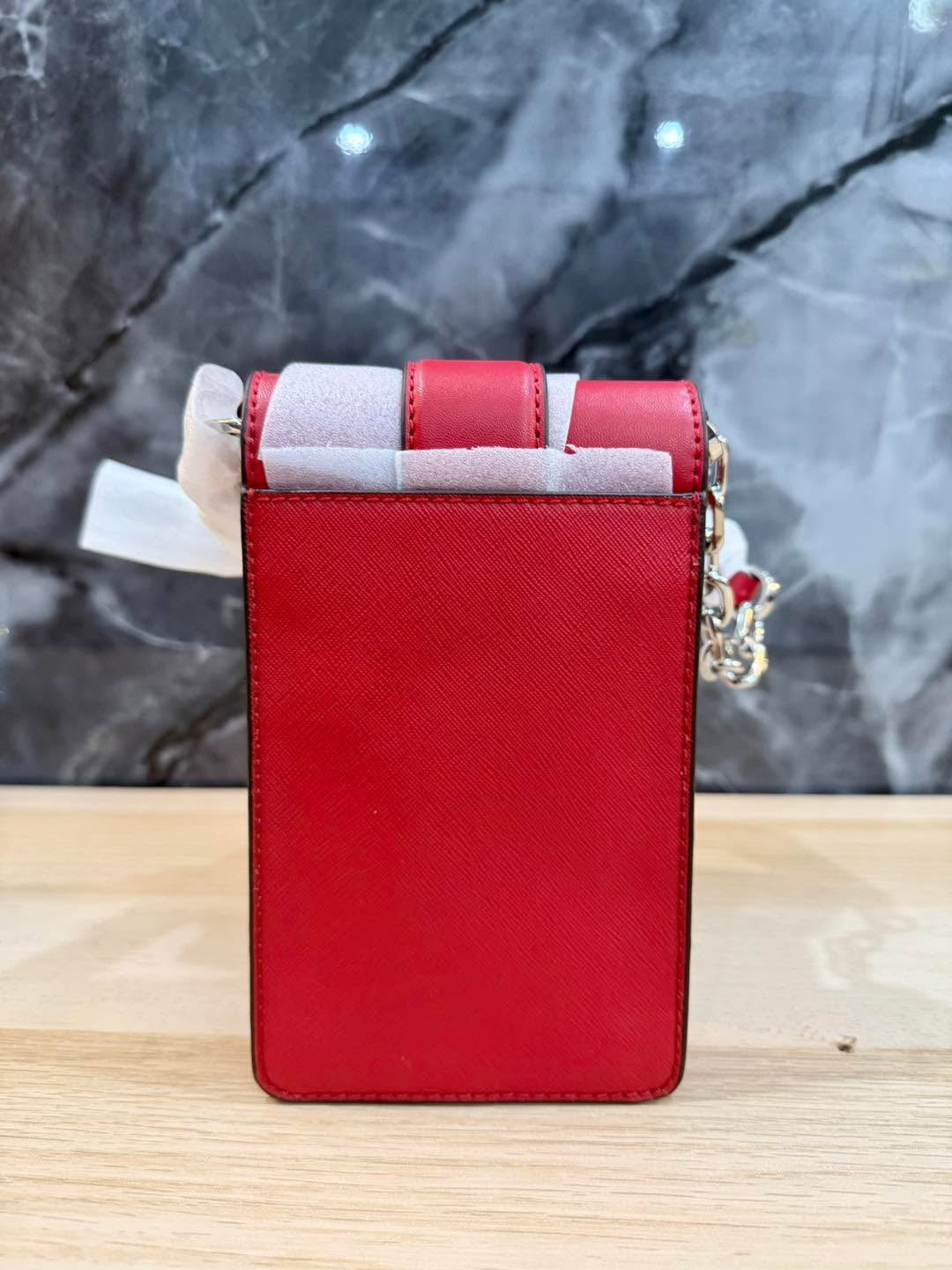 MICHAEL KORS CARMEN SMARTPHONE CROSSBODY - RED