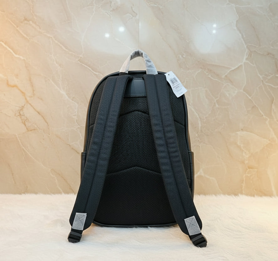 حقيبة ظهر كبيرة من كوتش