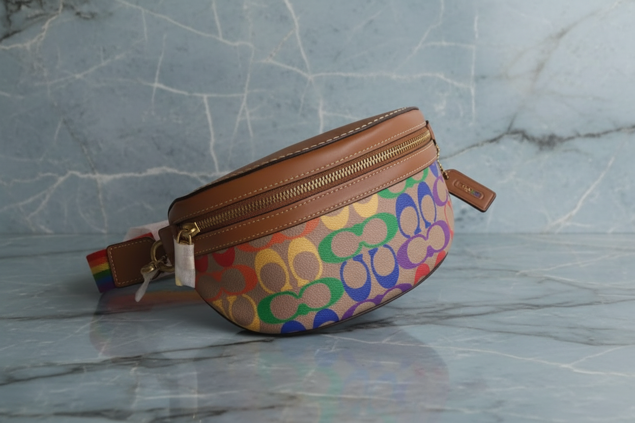 COACH BETHANY WAISTPACK/BELTBAG/BODYBAG - IN RAINBOW SIGNATURE - MISSING PRICE TAG