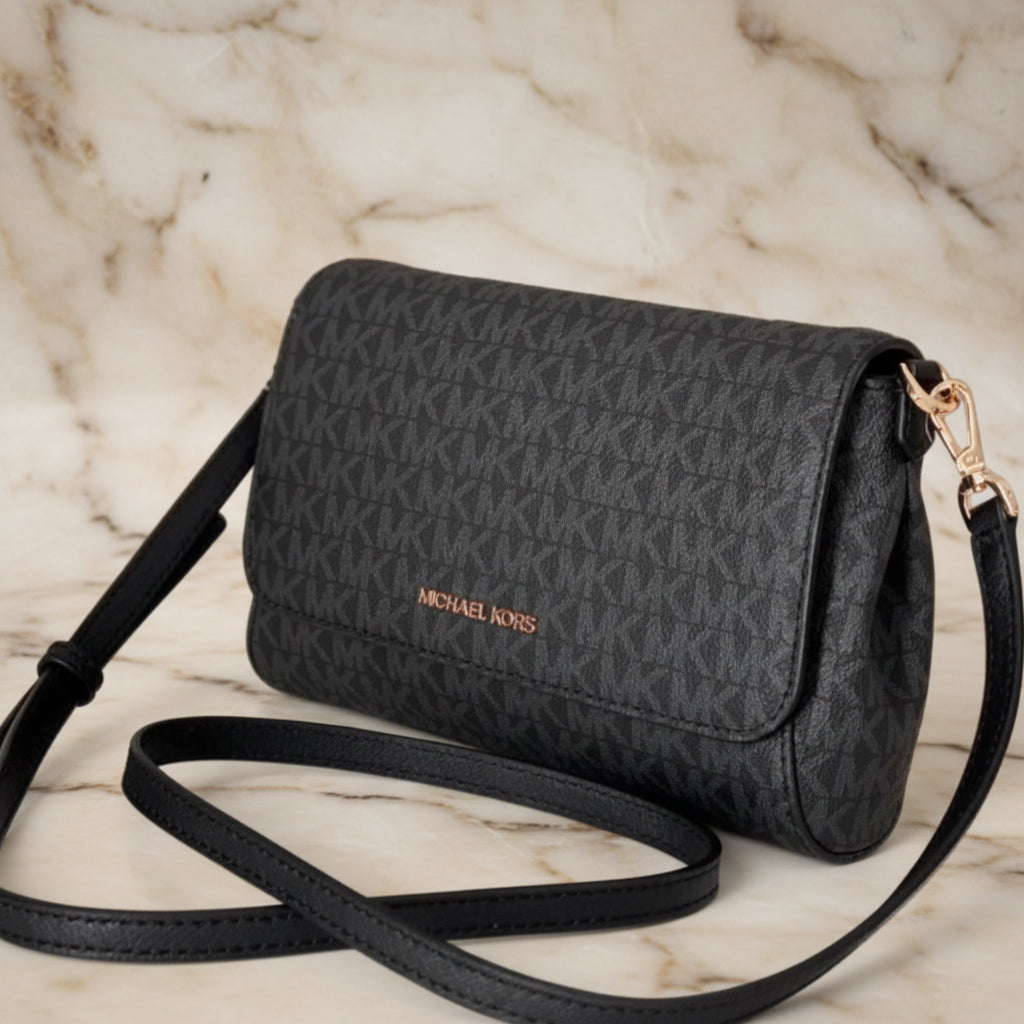 MICHAEL KORS LOGO FLAP CROSSBODY - MONOGRAM BLACK COLOR