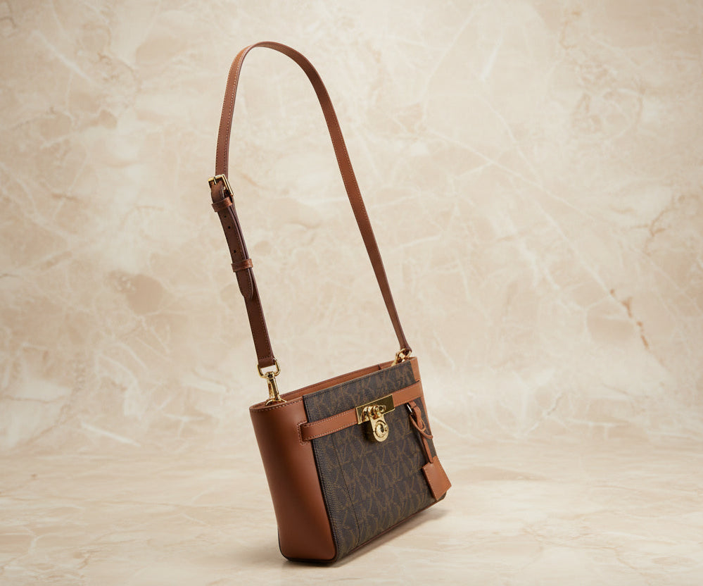 MICHAEL KORS TOP ZIP HAMILTON TRAVELLER MESSENGER BAG SMALL - SIG BROWN