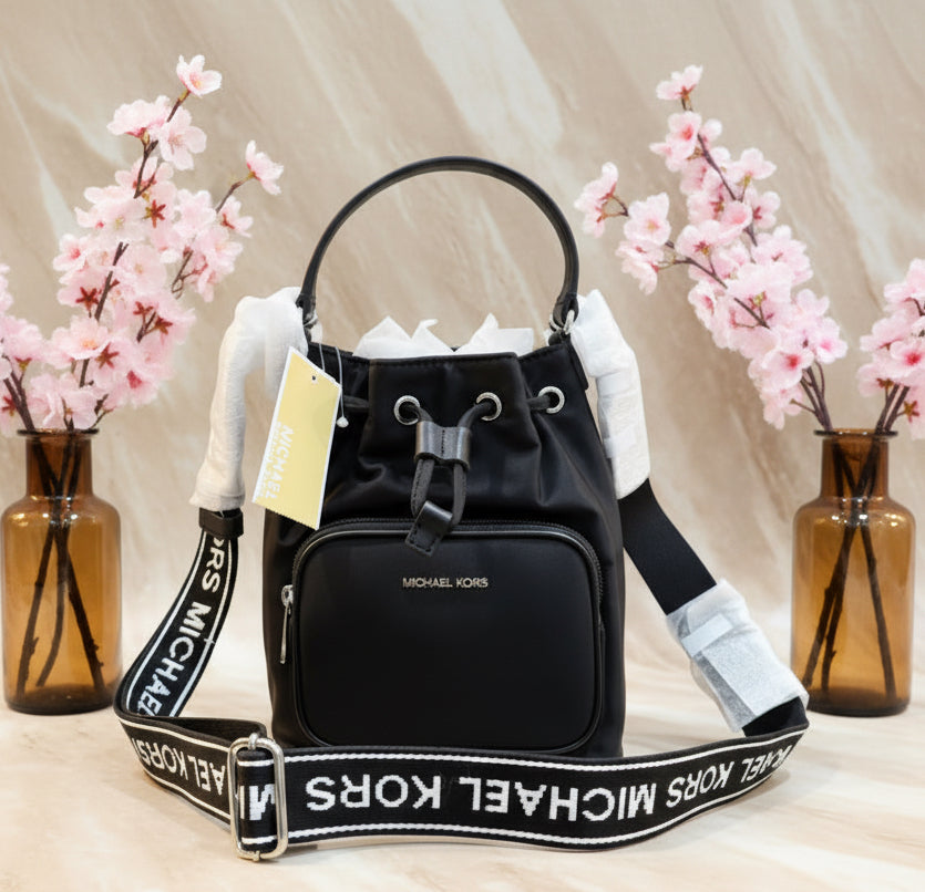 MICHAEL KORS KHAI BUCKET - SMALL