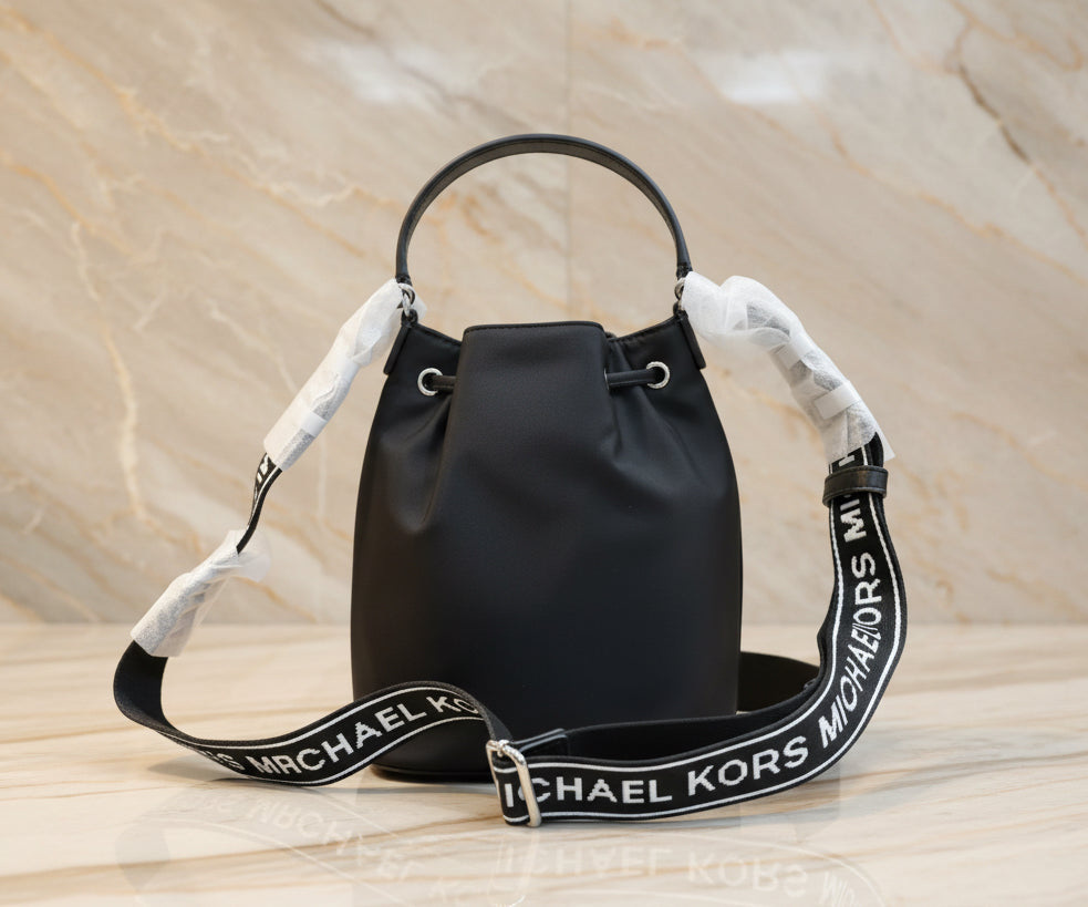 MICHAEL KORS KHAI BUCKET - SMALL