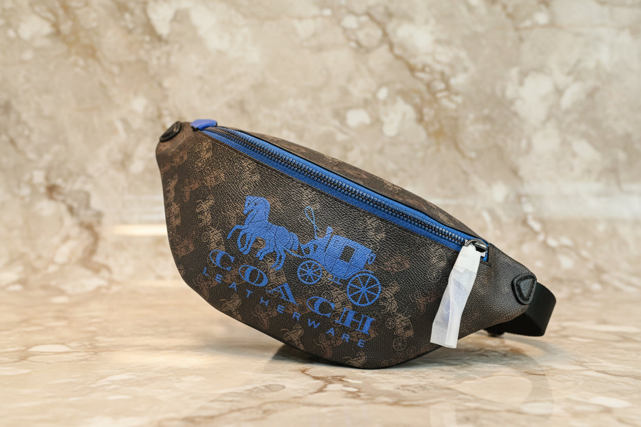 حقيبة خصر/صدر/حقيبة جسم مطبوعة بشعار شركة كوتش تشارتر للخيول والعربات