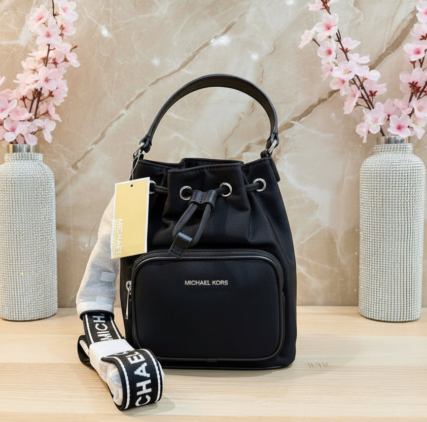 دلو مايكل كورس كاي - صغير