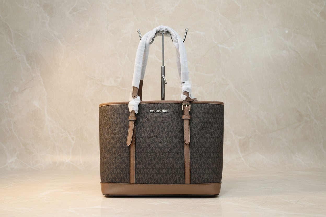 MICHAEL KORS JET SET TRAVEL ZIP TOTE IN SIGNATURE LOGO BROWN - MEDIUM
