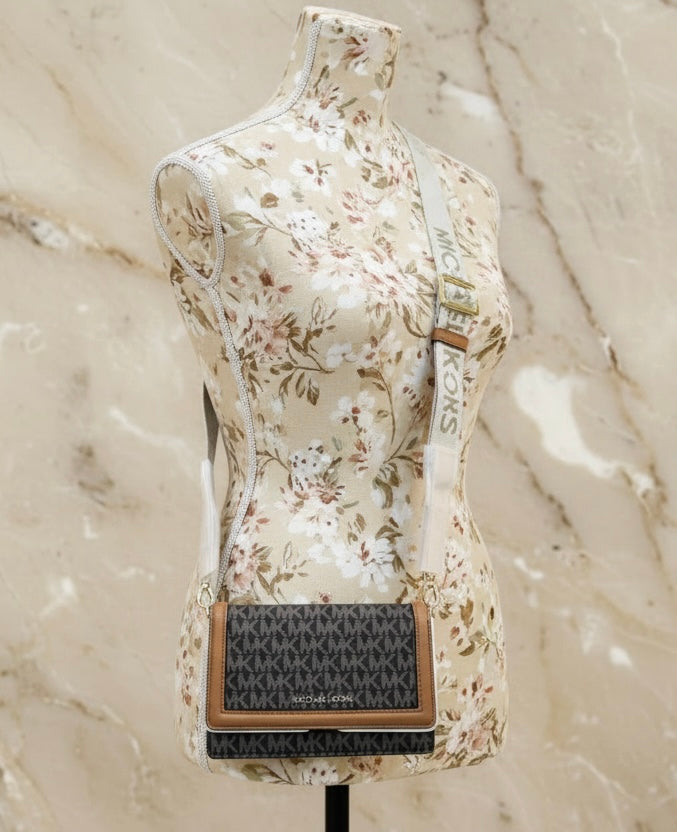 MICHAEL KORS JET SET LOGO SMARTPHONE CROSSBODY BAG- BROWN ACORN - WOVEN
