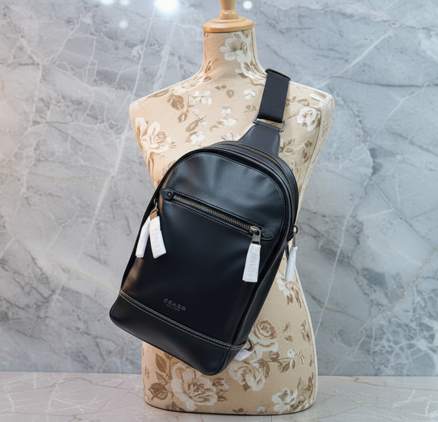 COACH GRAHAM SLINGPACK - BLACK LEATHER