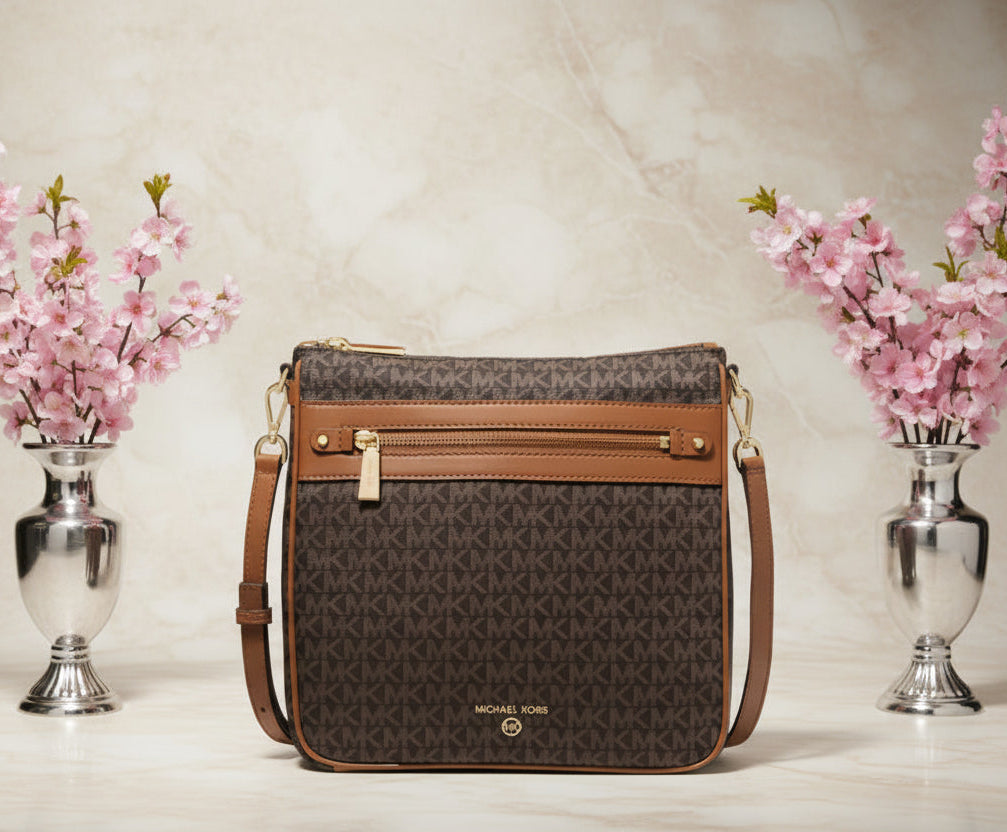 MICHAEL KORS CHARM NORTH/SOUTH CROSSBODY