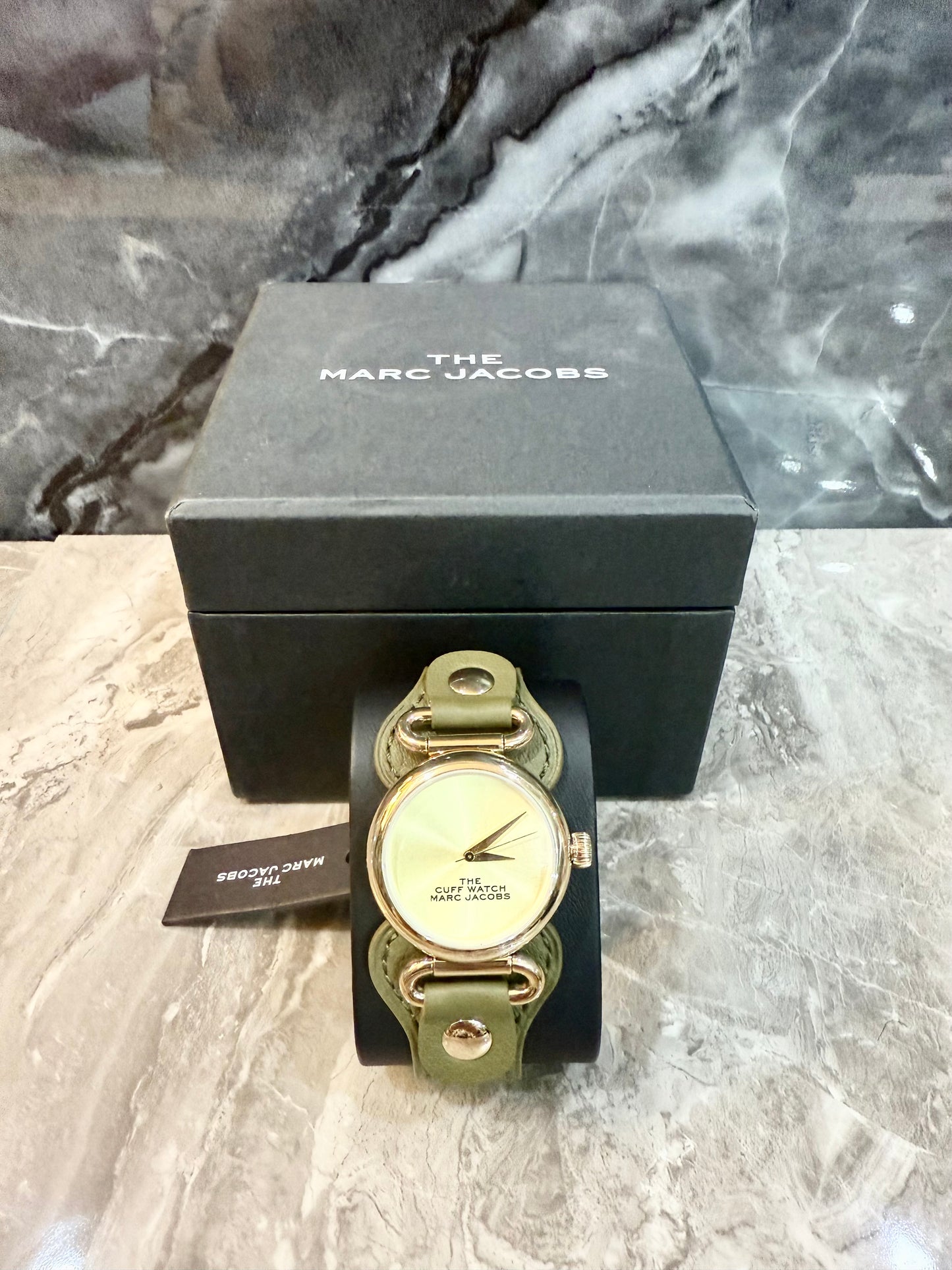 MARC JACOBS CUFF LEATHER WATCH