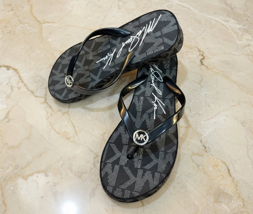 MICHAEL KORS SLIPPERS