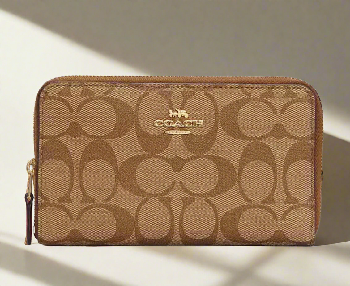 محفظة كوتش متوسطة الحجم بسحاب دائري