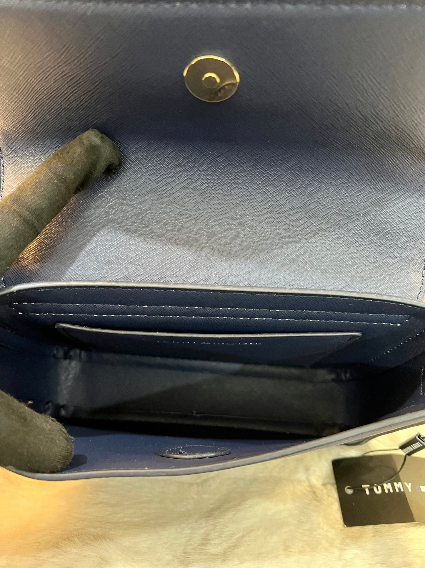 TOMMY HILFIGER FLAP CROSSBODY