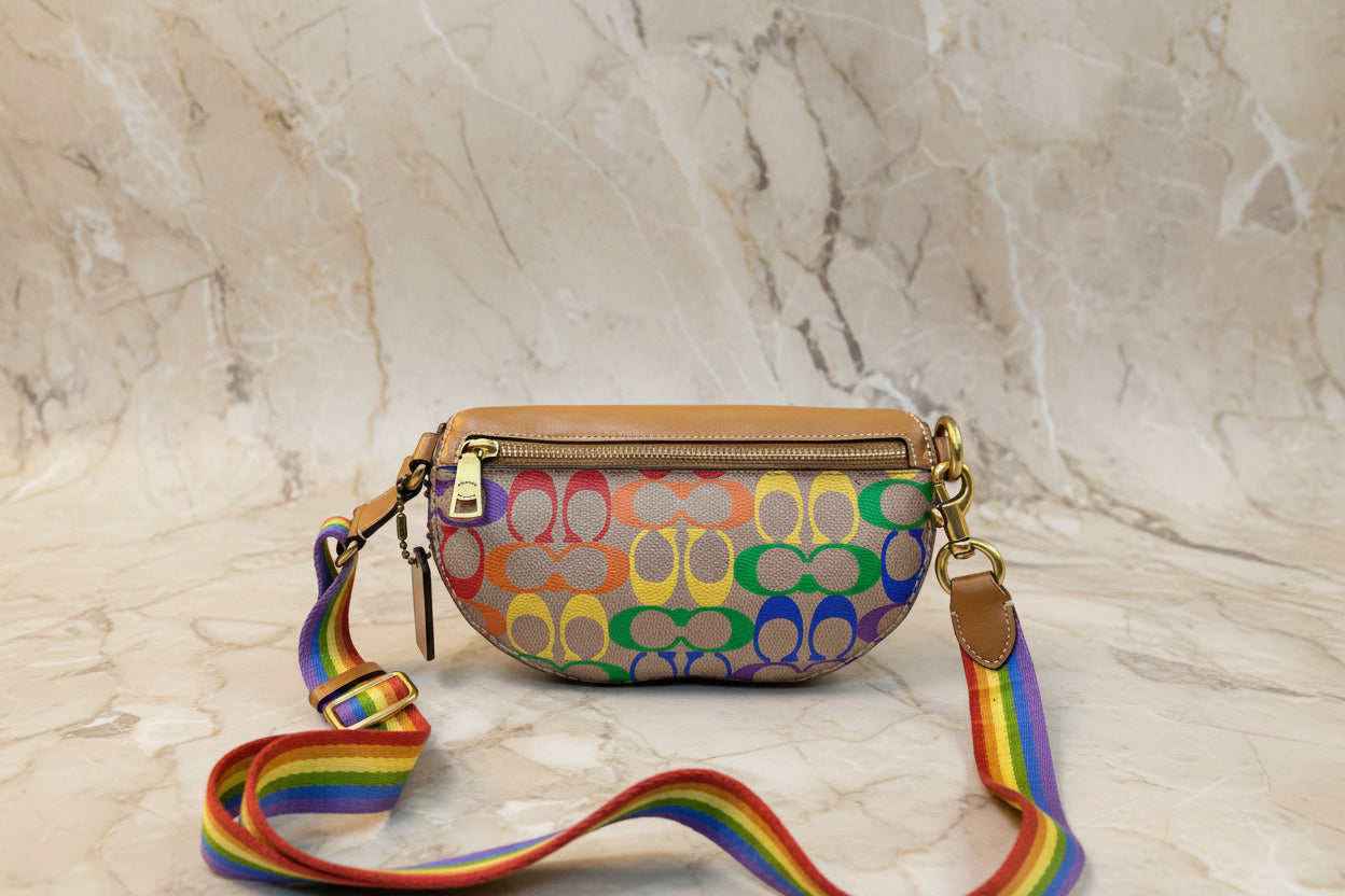 COACH BETHANY WAISTPACK/BELTBAG/BODYBAG - IN RAINBOW SIGNATURE - MISSING PRICE TAG