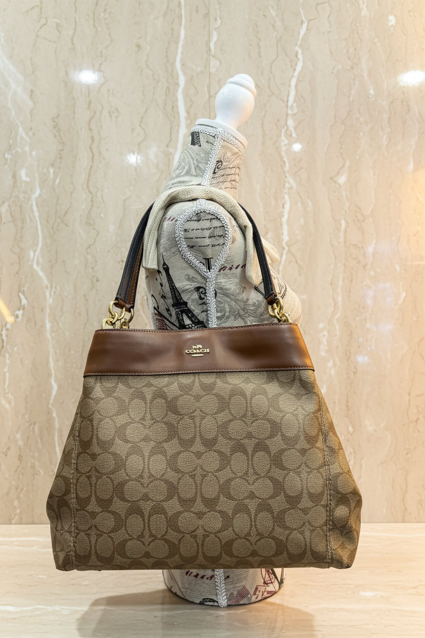 SALE‼️‼️‼️COACH LEXY SHOULDER BAG IN SIGNATURE KHAKI/SADDLE