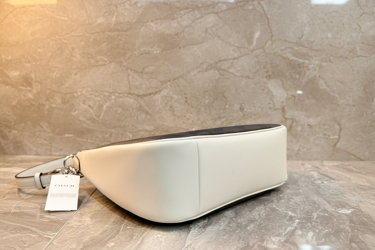 حقيبة كتف/حقيبة كروس بودي من كوتش سكريبت تيري هوبو - متوسطة الحجم