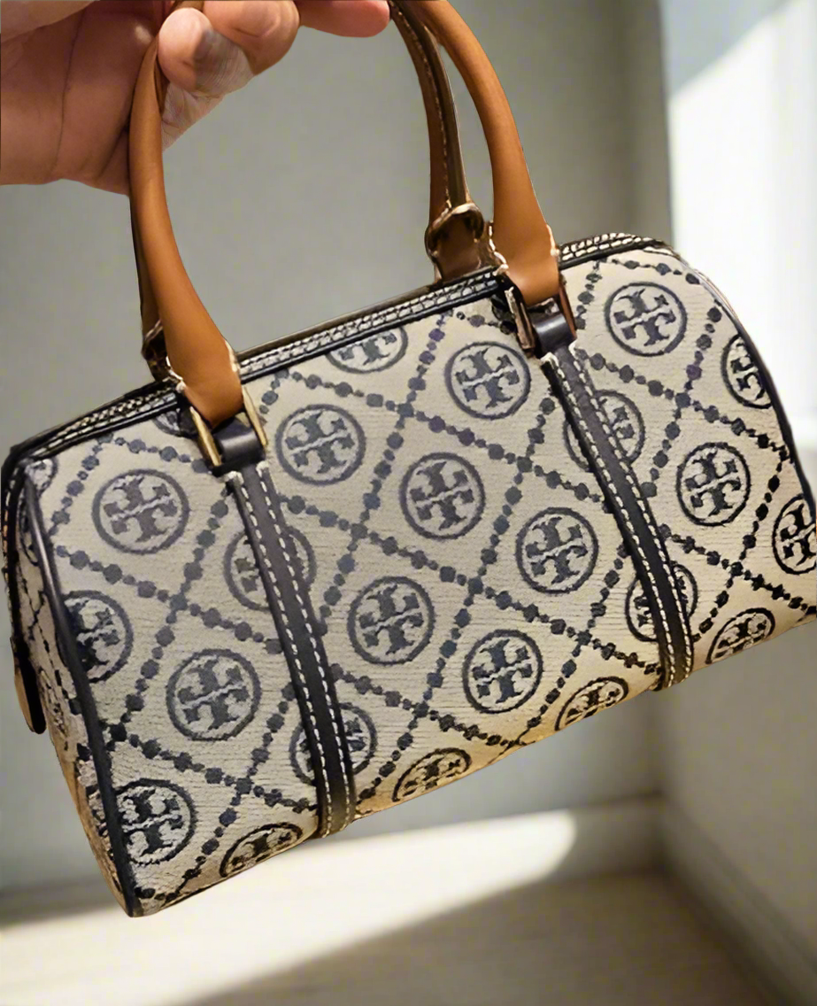 TORY BURCH PETITE BARREL/XBODY - T MONOGRAM NAVY BLUE