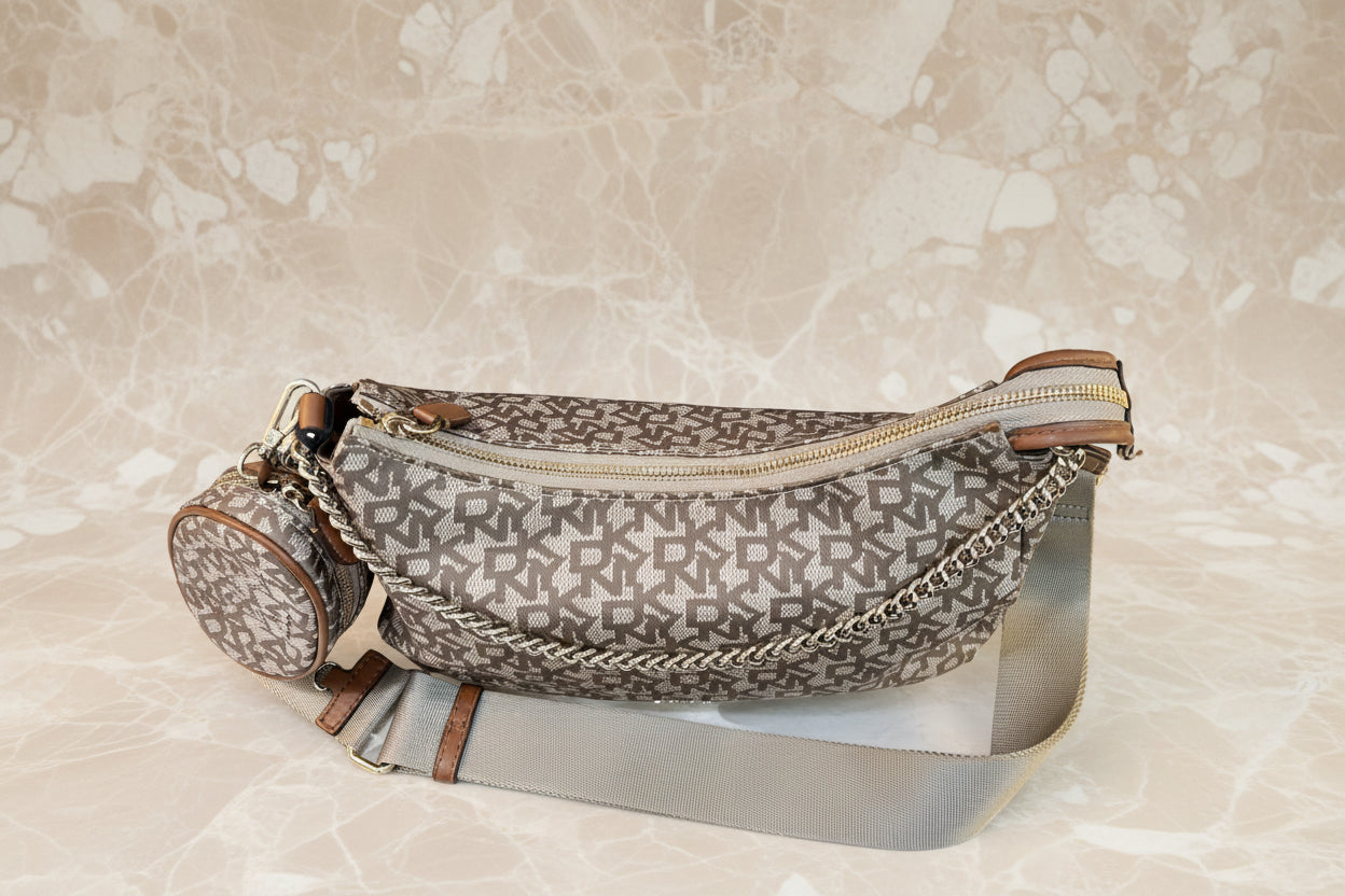 حقيبة كتف/حقيبة كروس بودي كبيرة الحجم من دي كيه إن واي كايرو