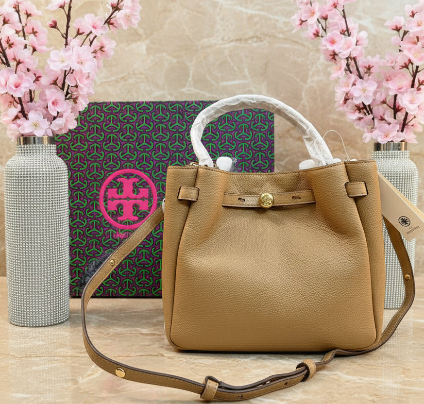 SALE!!! WITH CREASE IN FRONT DUE TO CARGO HANDLING - TORY BURCH SMALL ROMY BUCKET - BROWN