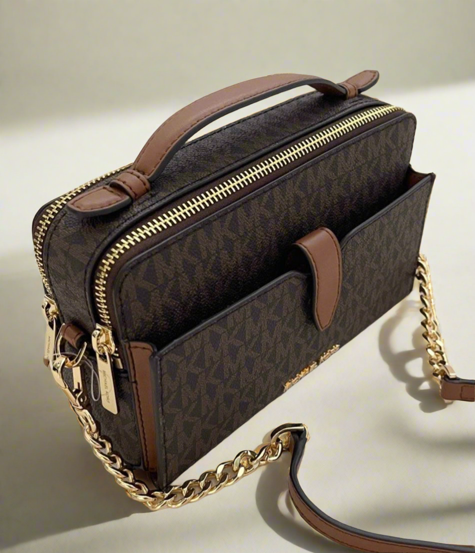 MICHAEL KORS SIGNATURE DOUBLE ZIP SMARTPHONE CROSSBODY - BROWN