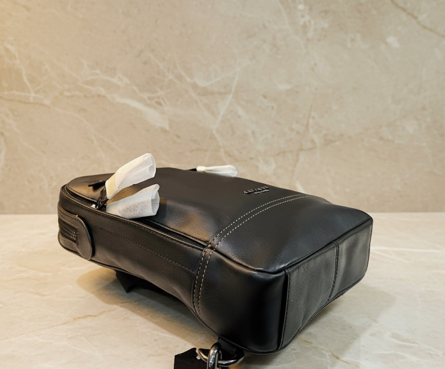 COACH GRAHAM SLINGPACK - BLACK LEATHER