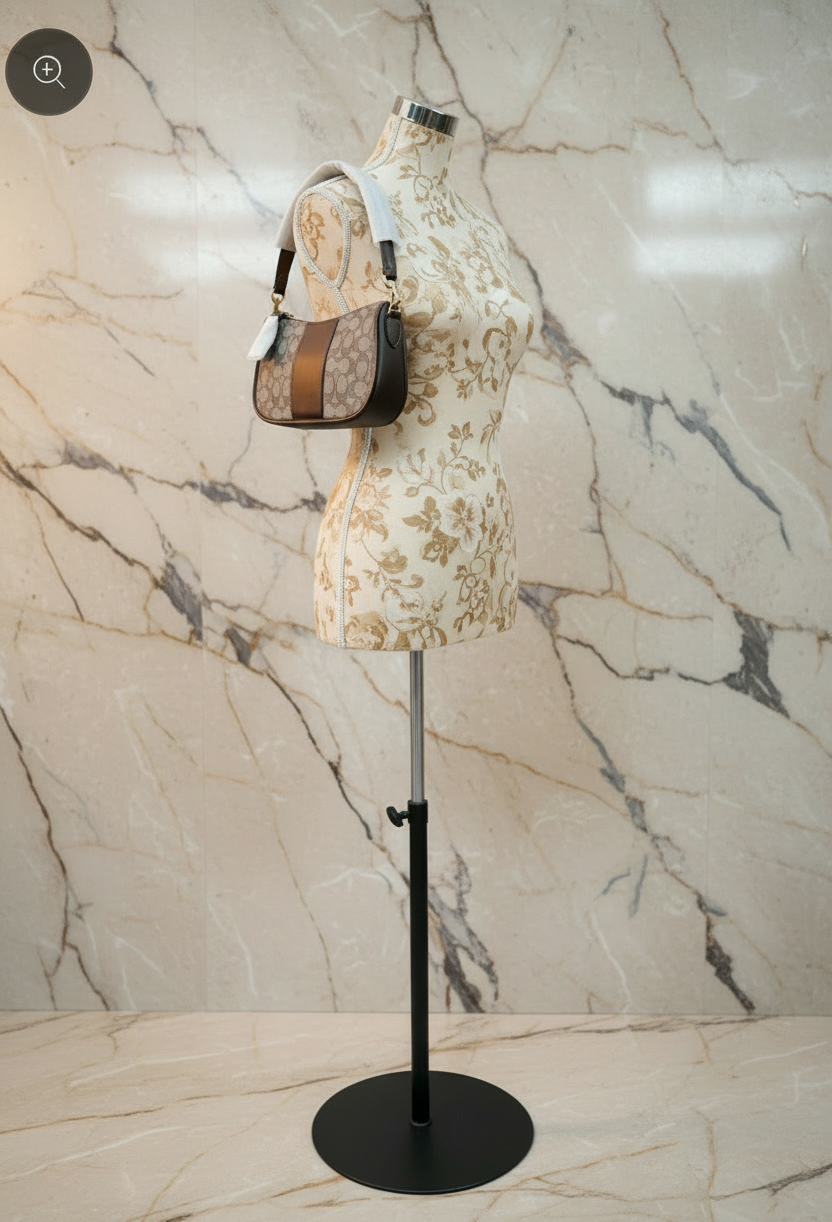 تخفيضات هائلة! ‼️‼️ حقيبة يد من قماش الجاكار من ماركة كوتش - بدون بطاقة السعر