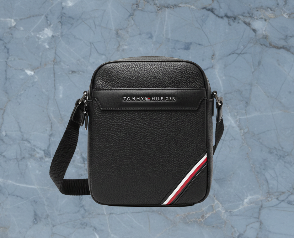 حقيبة كروس بودي صغيرة للرجال من تومي هيلفيغر -