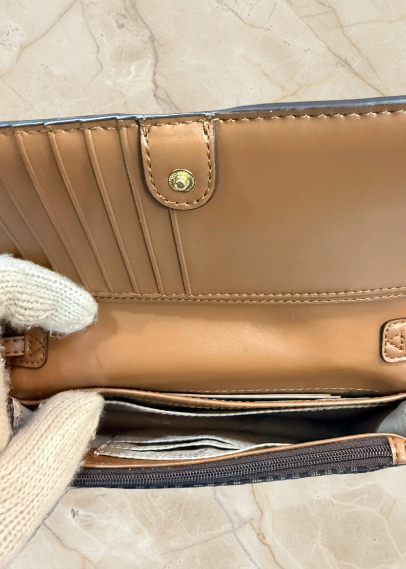 MICHAEL KORS JET SET LOGO SMARTPHONE CROSSBODY BAG- BROWN ACORN - WOVEN