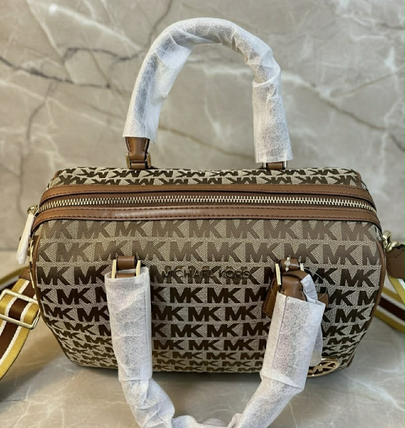 BUNDLE ‼️ MICHAEL KORS BEDFORD DUFFLE LARGE IN SIGNATURE JACQUARD & MEDIUM BIFOLD CORNER ZIP WALLETS